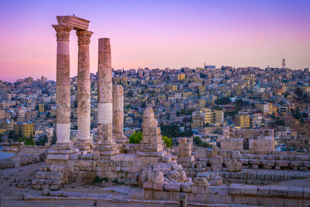 Amman,,Jordan,Its,Roman,Ruins,In,The,Middle,Of,The